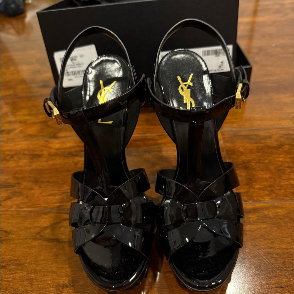 Saint Laurent Tribune Glossy Black Pumps